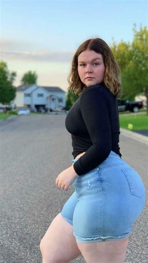 Lory Love-it Thickest booty and stacks of kinks. . Pawg teens